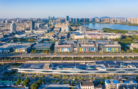 中国轻纺城：数字双翼重塑发展新优势