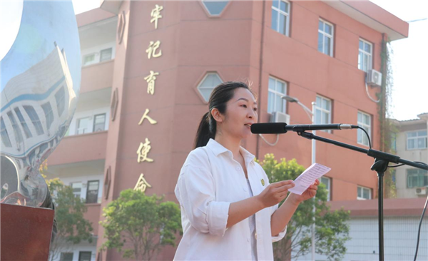 许昌市第三高级中学开展国防研学远足活动